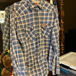 Wrangler Blue and White Plaid Western Button-Down Shirt